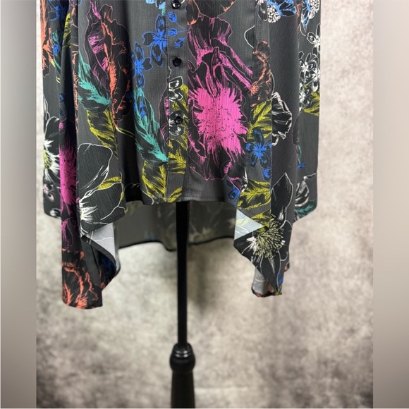 Isle by Melis Kozan Vibrant Button Down Asymmetrical Long Sleeve Top size M - Picture 3 of 11